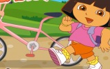 Dora Bisiklet Biniyor